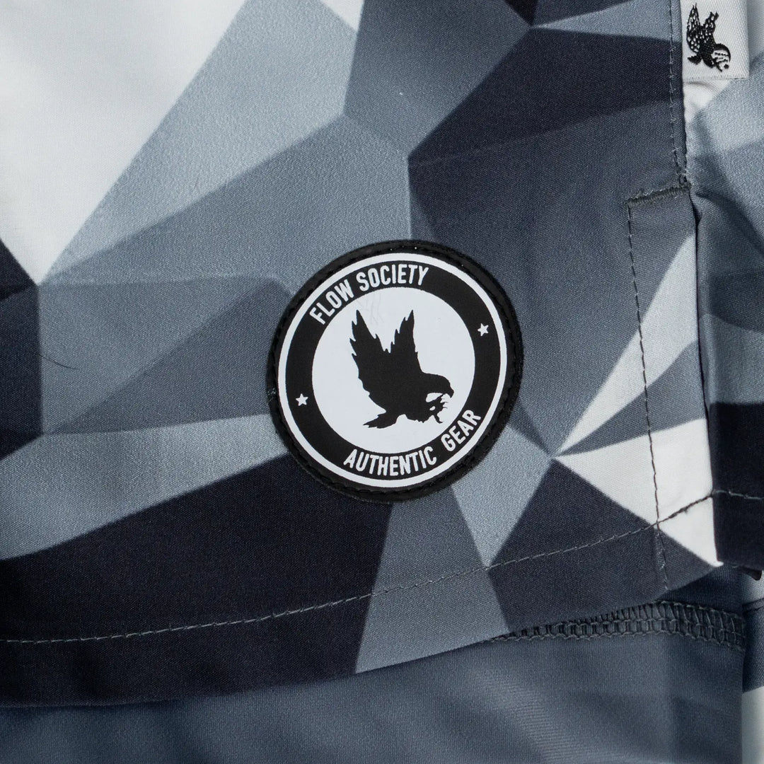 Mens White Diamond Geo 2-1 Compression 7" Short